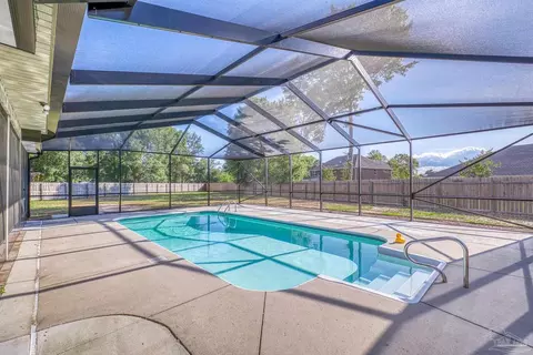 Exterior - 5760 Heatherton Rd, Milton, FL 32570 photo 9 of 25