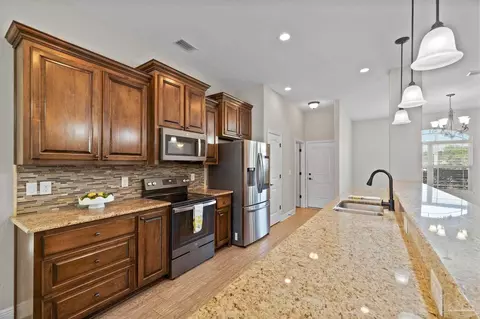 Kitchen - 5760 Heatherton Rd, Milton, FL 32570 photo 5 of 5