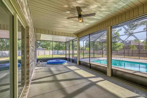Exterior - 5760 Heatherton Rd, Milton, FL 32570 photo 3 of 25