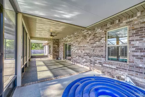 Exterior - 5760 Heatherton Rd, Milton, FL 32570 photo 4 of 25