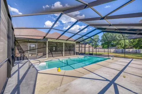 Exterior - 5760 Heatherton Rd, Milton, FL 32570 photo 8 of 25