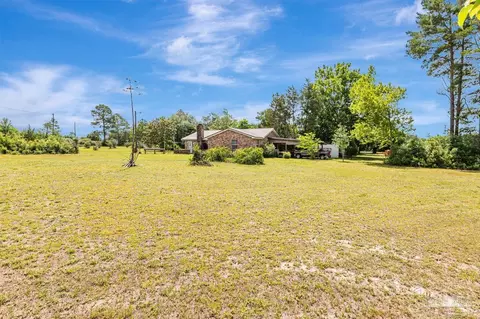 10449 Bernice Rd, Milton, FL 32583