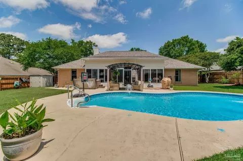 905 Shadow Ridge Dr, Pensacola, FL 32514