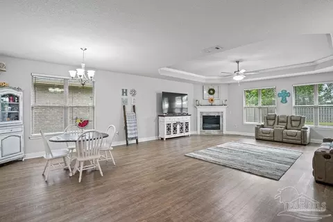 3916 Shady Grove Dr, Pace, FL 32571 photo 4