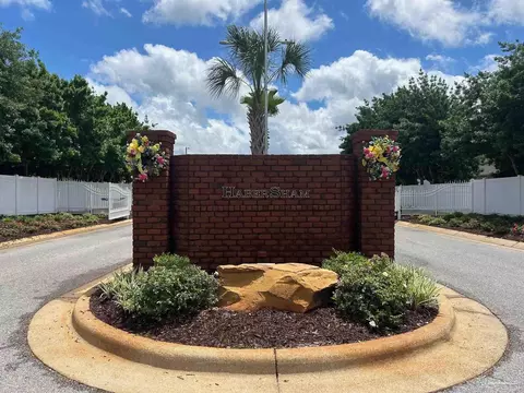 5900 Blk Cromwell Dr, Pace, FL 32571