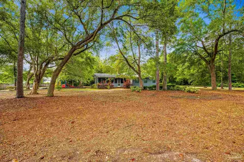 Exterior - 4901 Skipper Ln, Pace, FL 32571 photo 5 of 9