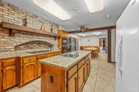 Kitchen - 4901 Skipper Ln, Pace, FL 32571 photo 3 of 6