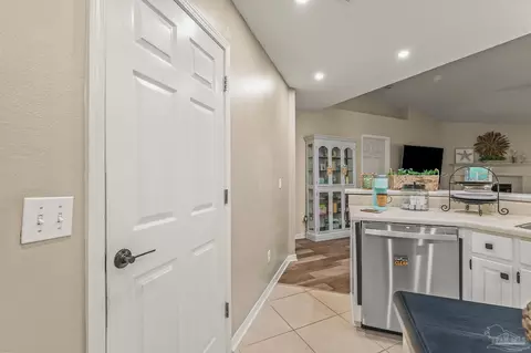 Entry Way - 4623 Hamilton Bridge Rd, Pace, FL 32571 photo 4 of 4