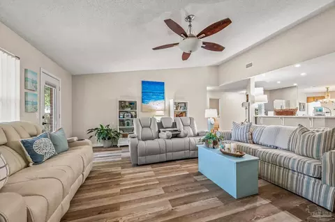 Living - 4623 Hamilton Bridge Rd, Pace, FL 32571 photo 4 of 5