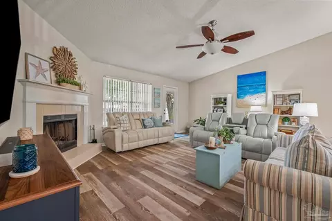 Living - 4623 Hamilton Bridge Rd, Pace, FL 32571 photo 3 of 5