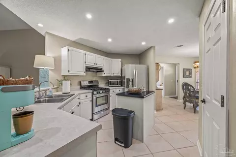 Kitchen - 4623 Hamilton Bridge Rd, Pace, FL 32571 photo 1 of 3