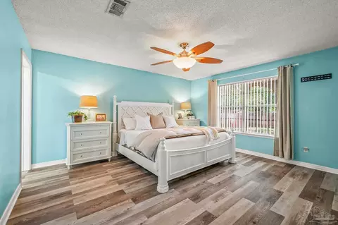Bedroom - 4623 Hamilton Bridge Rd, Pace, FL 32571 photo 7 of 9
