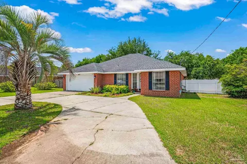 Exterior - 4623 Hamilton Bridge Rd, Pace, FL 32571 photo 1 of 6