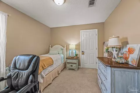 Bedroom - 4623 Hamilton Bridge Rd, Pace, FL 32571 photo 2 of 9