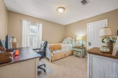 Bedroom - 4623 Hamilton Bridge Rd, Pace, FL 32571 photo 1 of 9