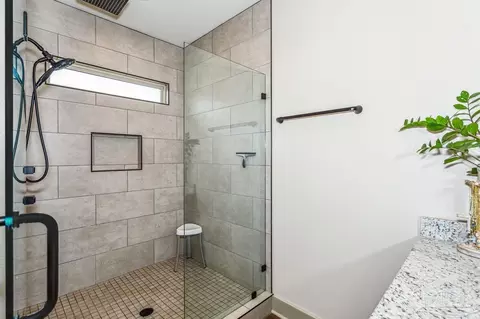 Bath - 1058 Iron Forge Rd, Cantonment, FL 32533 photo 4 of 7