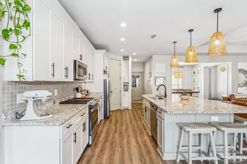 Kitchen - 1058 Iron Forge Rd, Cantonment, FL 32533 photo 2 of 4
