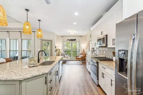 Kitchen - 1058 Iron Forge Rd, Cantonment, FL 32533 photo 4 of 4
