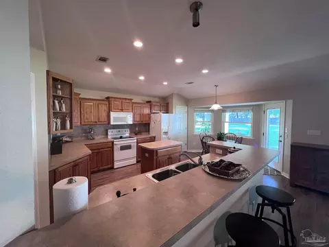 4882 Blakemore Dr, Pace, FL 32571 photo 3