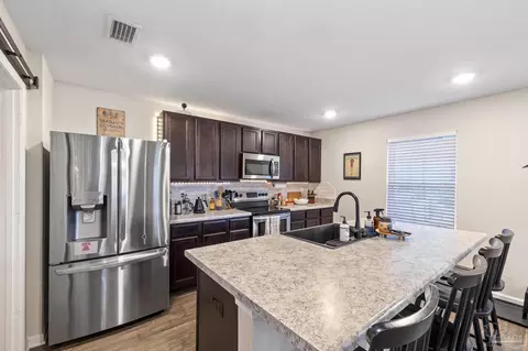 Kitchen - 4678 Perception Cir, Milton, FL 32570 photo 2 of 4