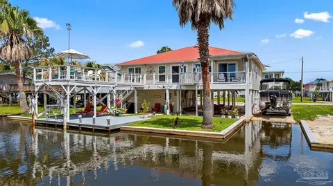 237 W 6th Ave, Gulf Shores, AL 36542