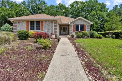 1512 Hunters Creek Cir, Cantonment, FL 32533