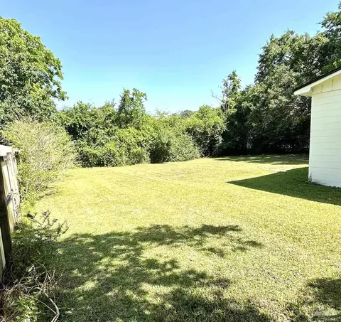 313 Rhoda St, Pensacola, FL 32503