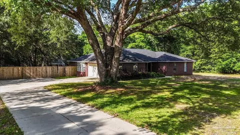 5685 Derby Dr, Pace, FL 32571 photo 2