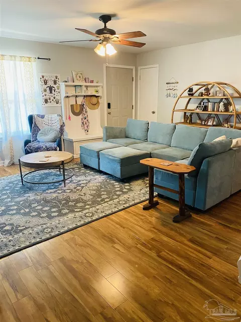 7453 Northpointe Blvd, Pensacola, FL 32514