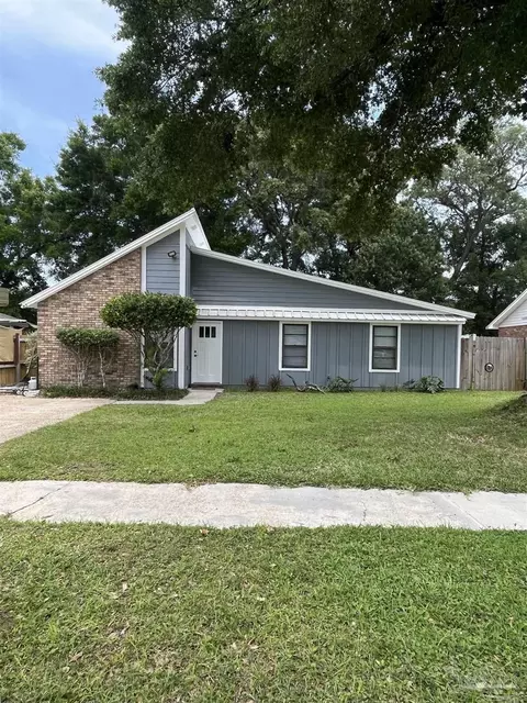 7402 Viewcrest Dr, Pensacola, FL 32504