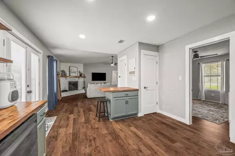 Entry Way - 4684 Evelyn St, Pace, FL 32571 photo 3 of 6