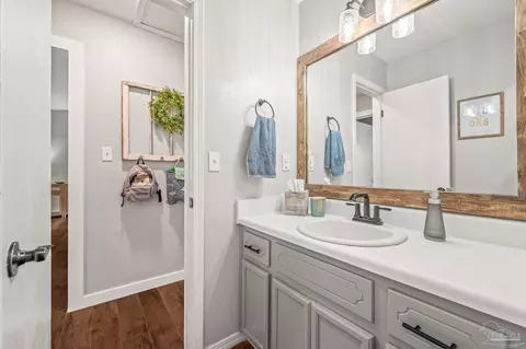 Bath - 4684 Evelyn St, Pace, FL 32571 photo 6 of 6