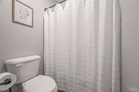 Bath - 4684 Evelyn St, Pace, FL 32571 photo 5 of 6