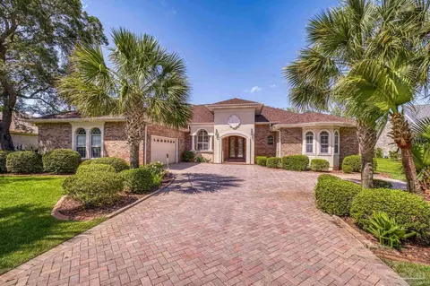 2796 Pebble Beach Dr, Navarre, FL 32566