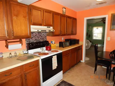 227 Ada Wilson Ave, Pensacola, FL 32507 photo 14