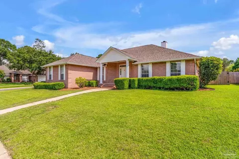 2060 Hamilton Xing, Cantonment, FL 32533