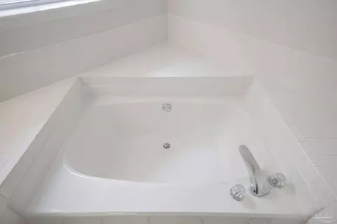 Bath - 3221 Cobblestone Dr, Pace, FL 32571 photo 6 of 7