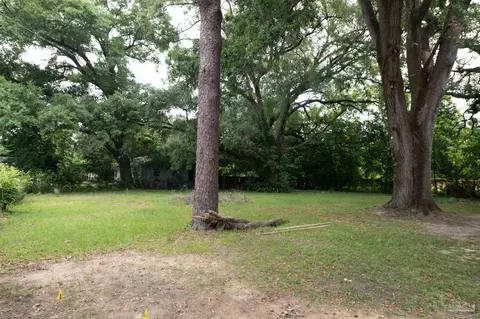 602 Palm Ct, Pensacola, FL 32505