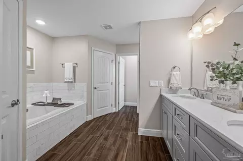 Bath - 3712 Pace Mill Way, Pace, FL 32571 photo 5 of 8