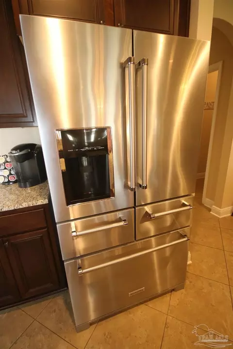 Kitchen - 4135 Dundee Crossing Dr, Pace, FL 32571 photo 7 of 11