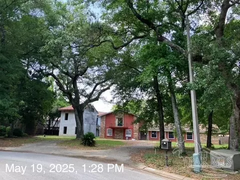 5795 Avenida Robledal, Pensacola, FL 32504
