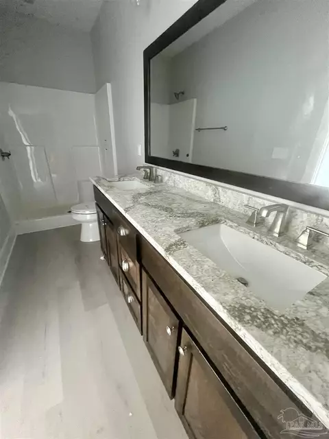 Bath - 5259 Sonoma Ct, Milton, FL 32583 photo 2 of 3
