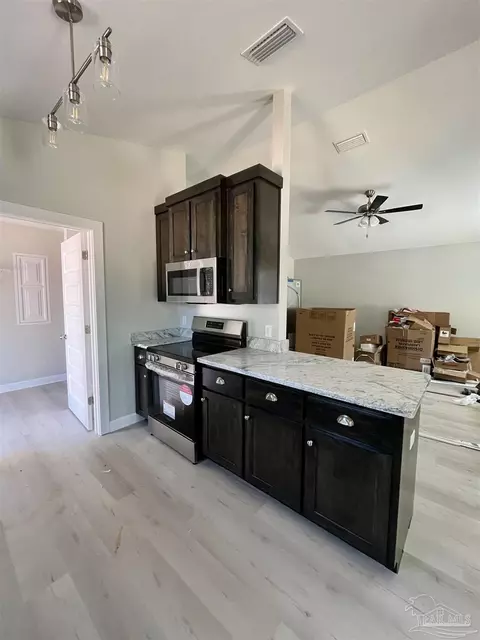Kitchen - 6760 North Ave, Milton, FL 32570 photo 2 of 3