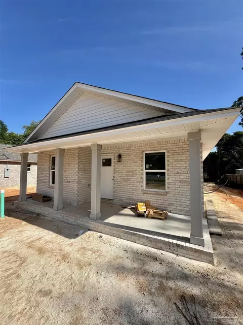 Exterior - 6760 North Ave, Milton, FL 32570 photo 2 of 3