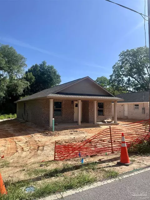 Exterior - 6756 North Ave, Milton, FL 32570 photo 2 of 3