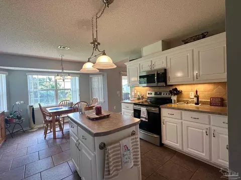 Kitchen - 4901 Pineview Ridge Dr, Pace, FL 32571 photo 1 of 5
