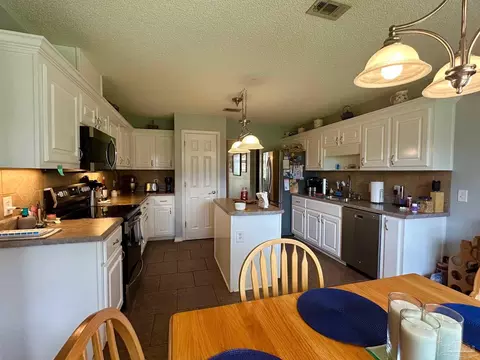 Kitchen - 4901 Pineview Ridge Dr, Pace, FL 32571 photo 3 of 5