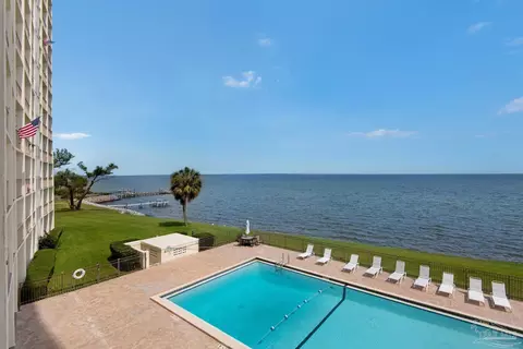 615 Bayshore Dr #304, Pensacola, FL 32507
