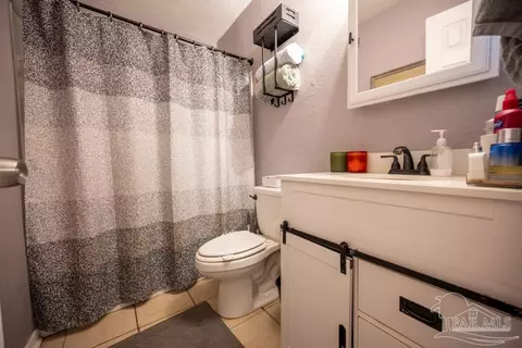 Bath - 8687 John Hamm Rd, Milton, FL 32583 photo 2 of 2