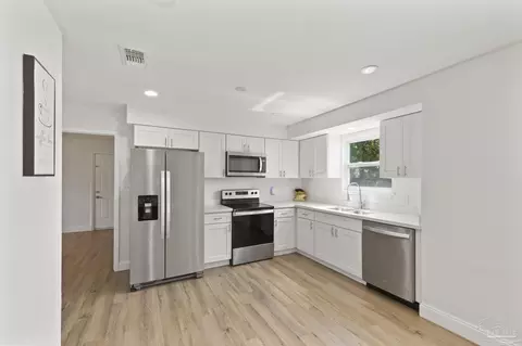 Kitchen - 4224 Seaport Rd, Pace, FL 32571 photo 1 of 3